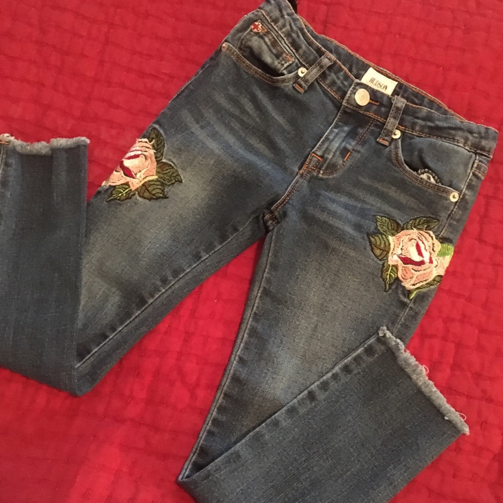 Girls Hudson Jeans w/ embroidered flowers. Size 6